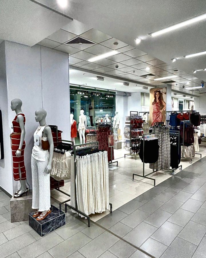 Visual merchandising — display em piso de loja 7