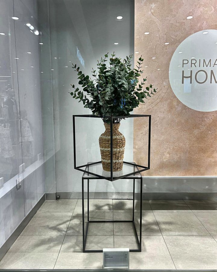 Visual merchandising — display em piso de loja 13