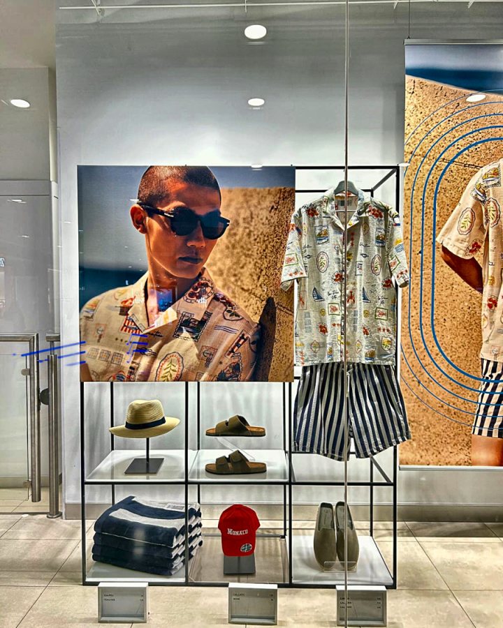 Visual merchandising — display em piso de loja 15