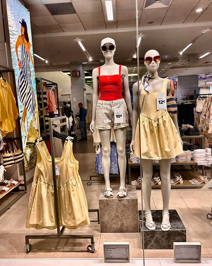 Visual merchandising — display em piso de loja 19